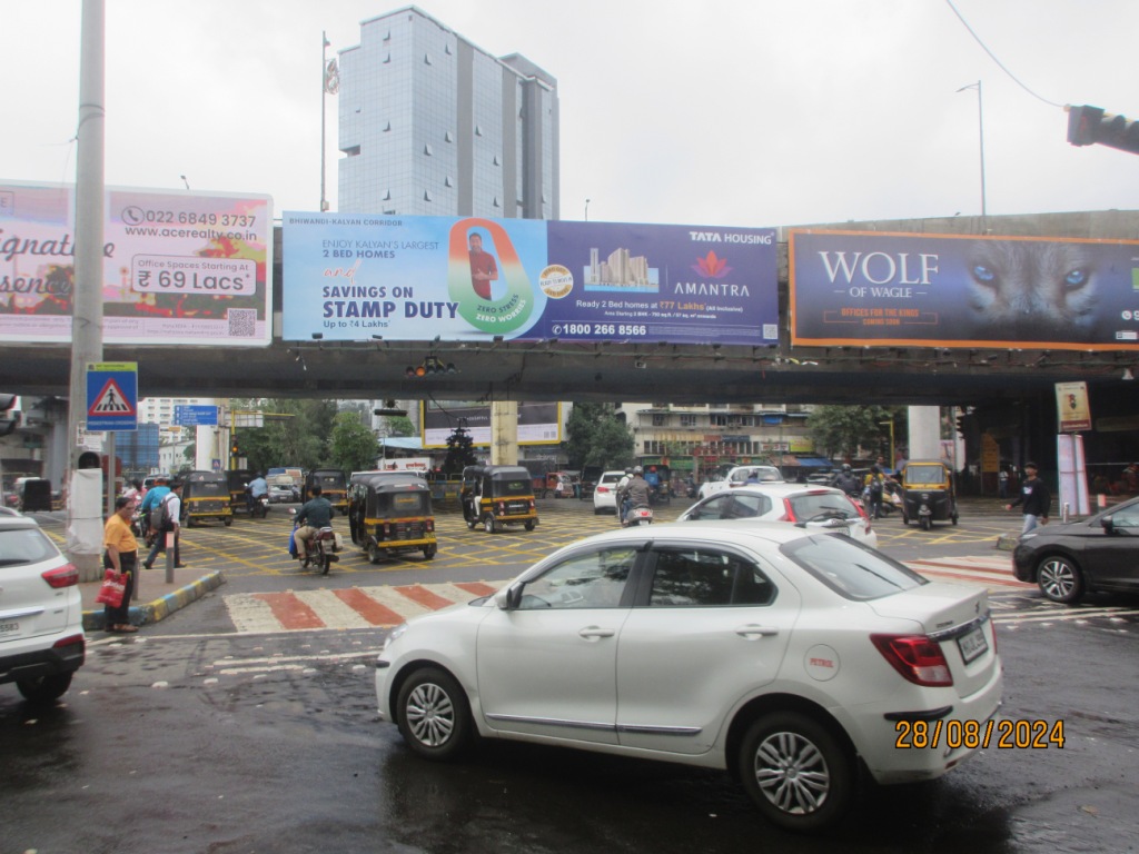Teen Hath Naka Signal  hoarding